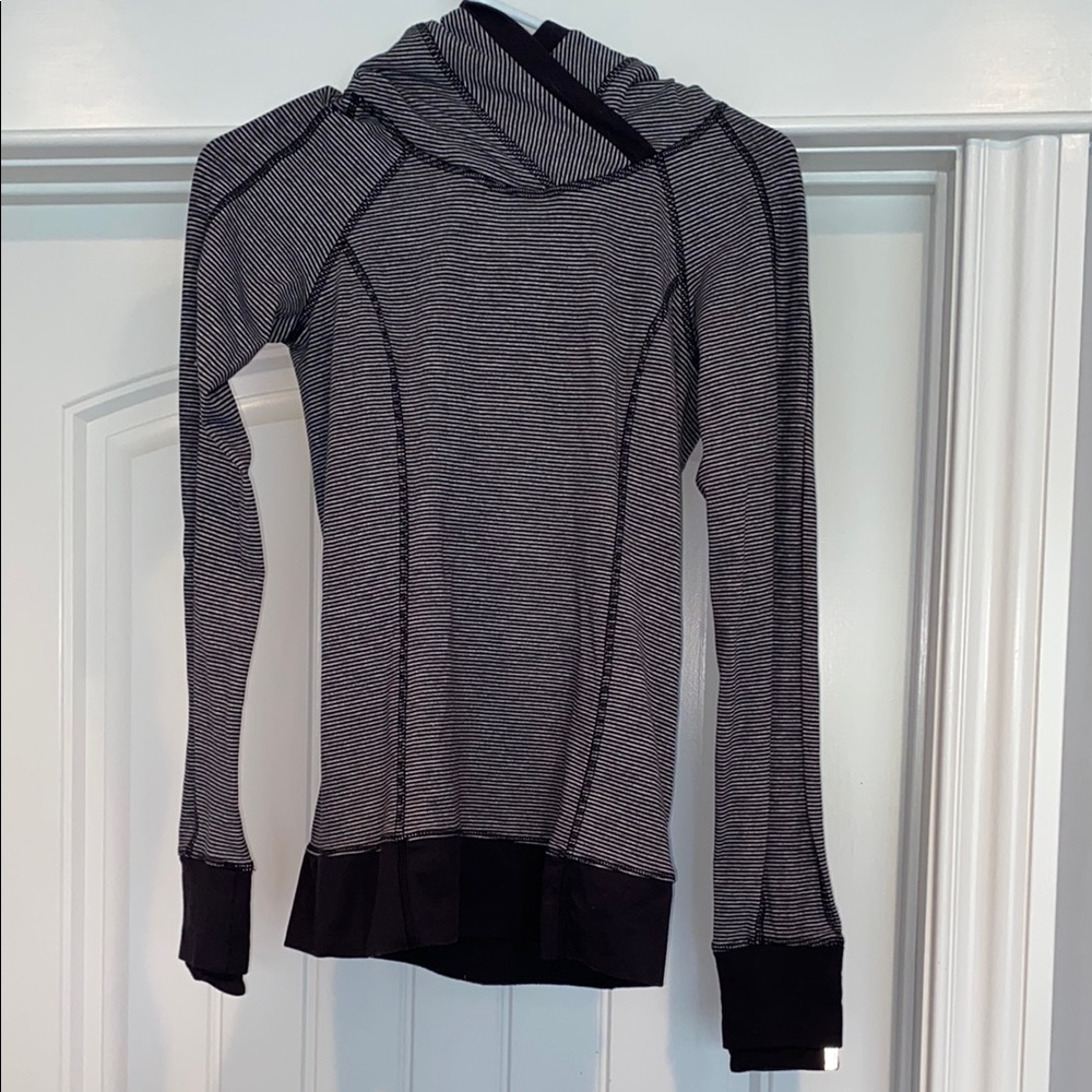 LULULEMON Think Fast Hoodie Womens Size 2 Black White Striped Long Sleeve
